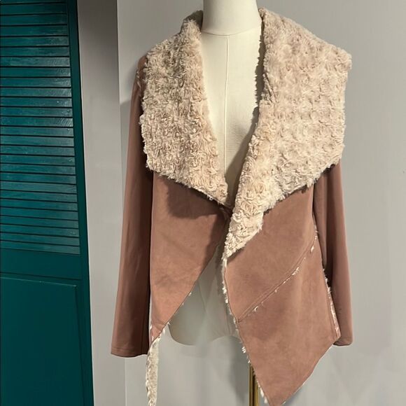 FAVLUX Jackets & Blazers - Women's blush Jacket with Cream blush faux Fur Collar